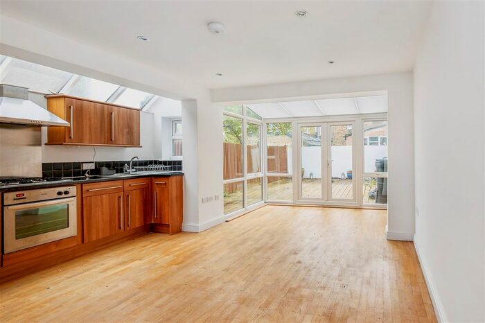 2 Bedroom Flat To Rent In Winchester Street, London, W3