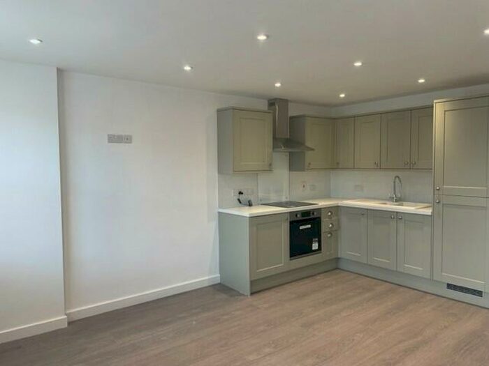 1 Bedroom Flat To Rent In Main Street, NG12