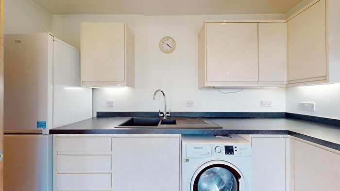 1 Bedroom Flat To Rent In Station Road, Barnet, EN5