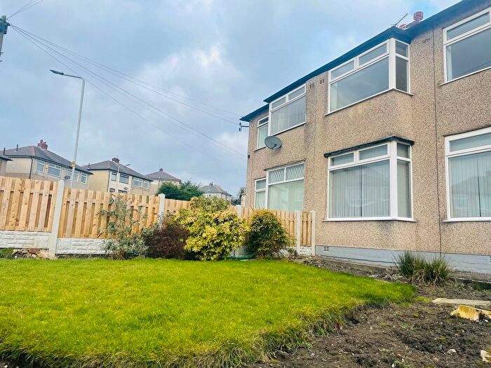 3 Bedroom Semi-Detached House To Rent In Beech Road, Wibsey, Bradford, BD6