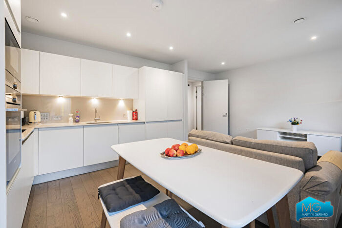 1 Bedroom Apartment To Rent In York Way, Kings Cross, London, N7