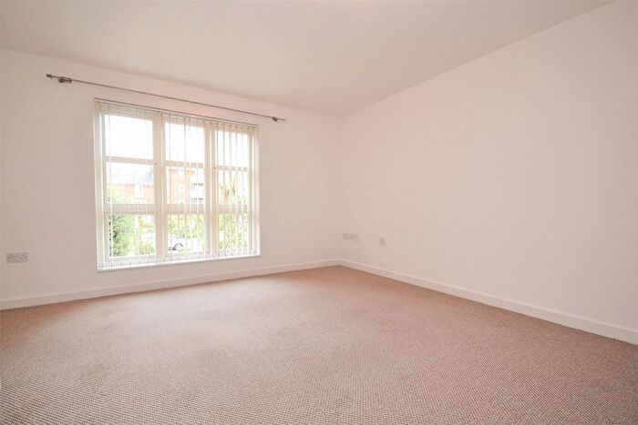3 Bedroom Town House To Rent In Caroline Way, Eastbourne., BN23