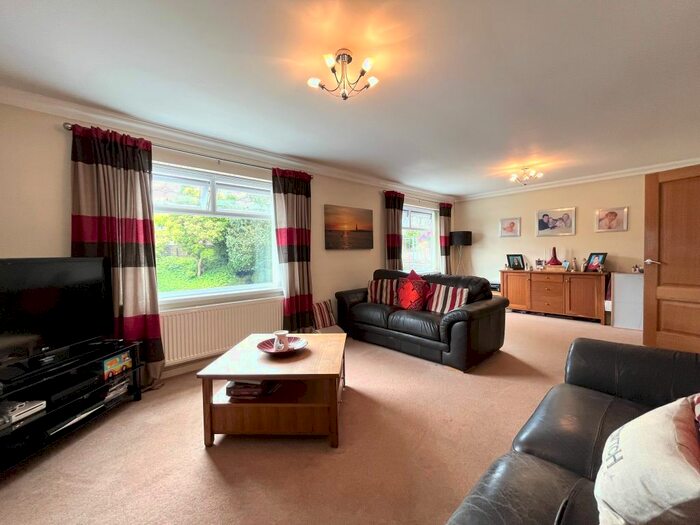4 Bedroom Detached Bungalow For Sale In Holly Drive, Cwmdare, Aberdare
