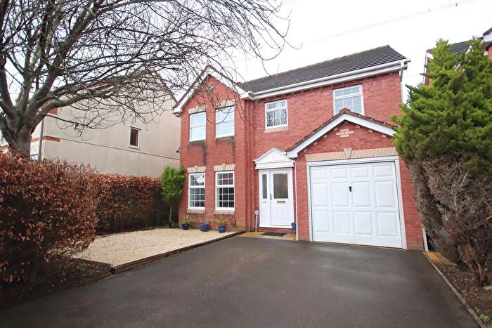4 Bedroom Detached House For Sale In Curlew Drive, Chippenham, SN14