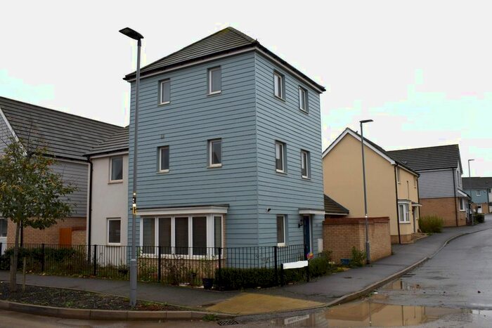 3 Bedroom Detached House To Rent In Madura Gardens, Whitehouse, Milton Keynes, MK8