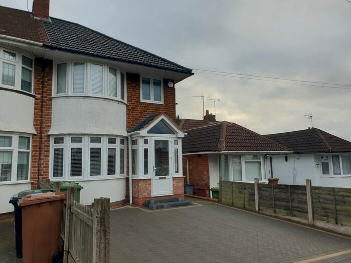 3 Bedroom Semi-Detached House To Rent In Marcot Road, Solihull B92