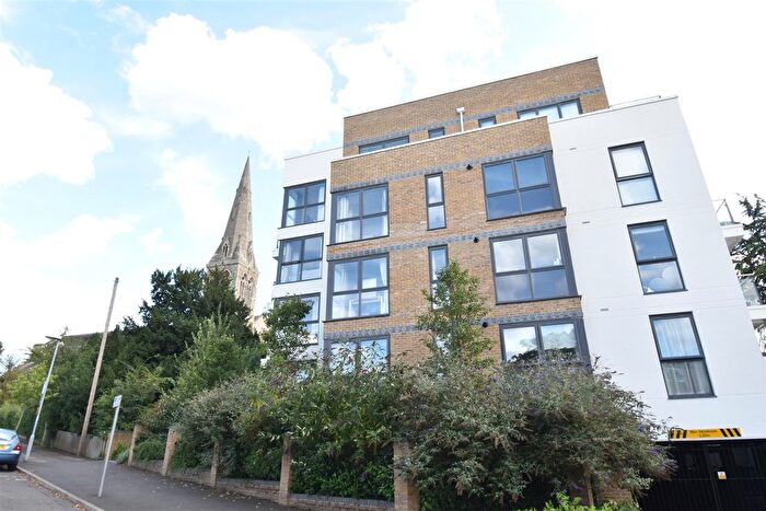 3 Bedroom Flat To Rent In Church Hill Road, Surbiton, KT6
