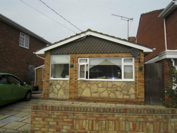 2 Bedroom Detached Bungalow To Rent In Urmond Road, Canvey Island, SS8