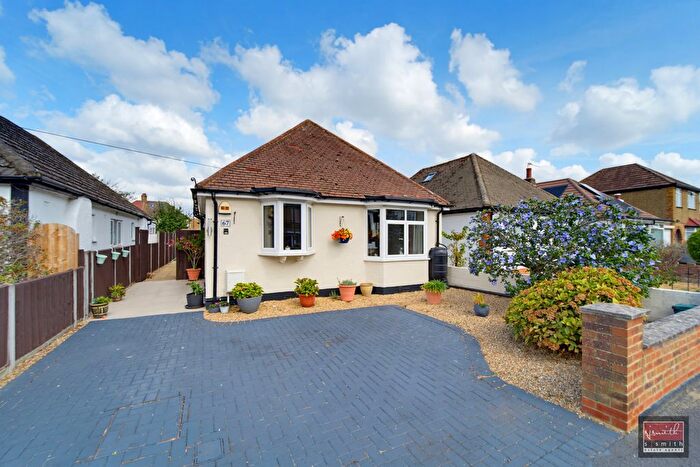 3 Bedroom Detached Bungalow For Sale In Kenilworth Road, Ashford, TW15