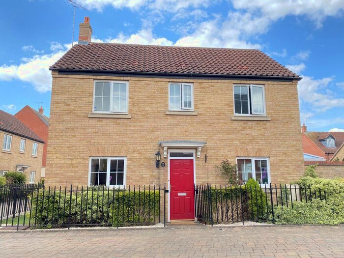 3 Bedroom Semi-Detached House To Rent In Knighton Close, Hampton Vale, Peterborough, 8 PE7