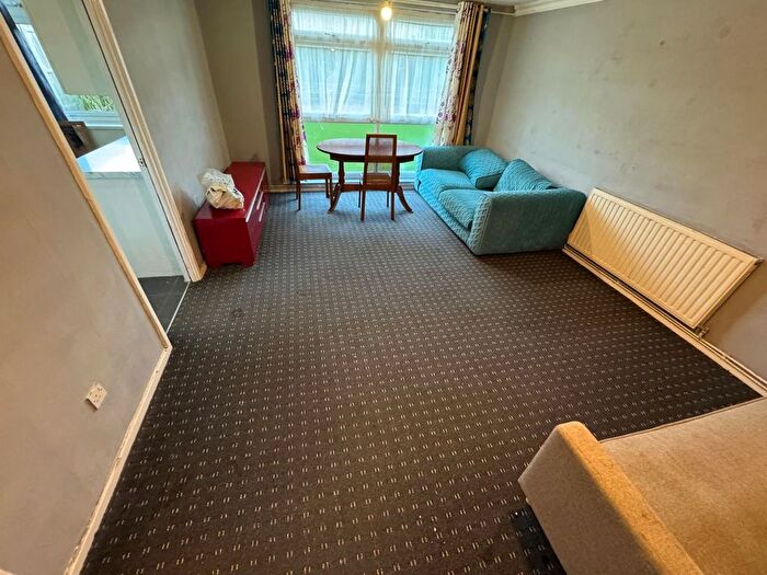 2 Bedroom Flat To Rent In Gerard Gardens, Rainham, RM13