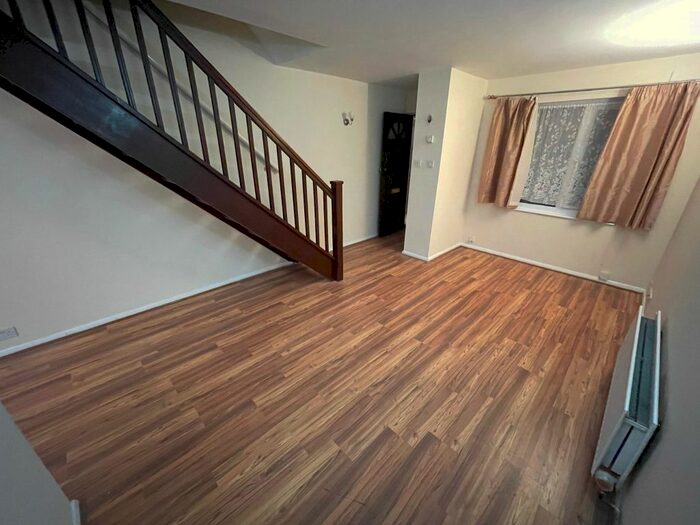 4 Bedroom End Of Terrace House To Rent In Brearley Close, Pavilion Way, Burnt Oak, Edgware HA8