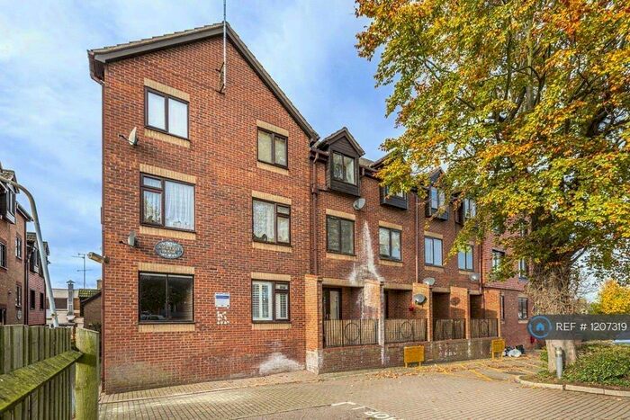 1 Bedroom Flat To Rent In Ashleigh House, Rushden, NN10