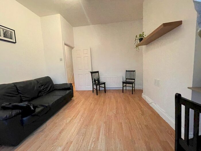 2 Bedroom Flat To Rent In Laleham Road, London, Lewisham SE6