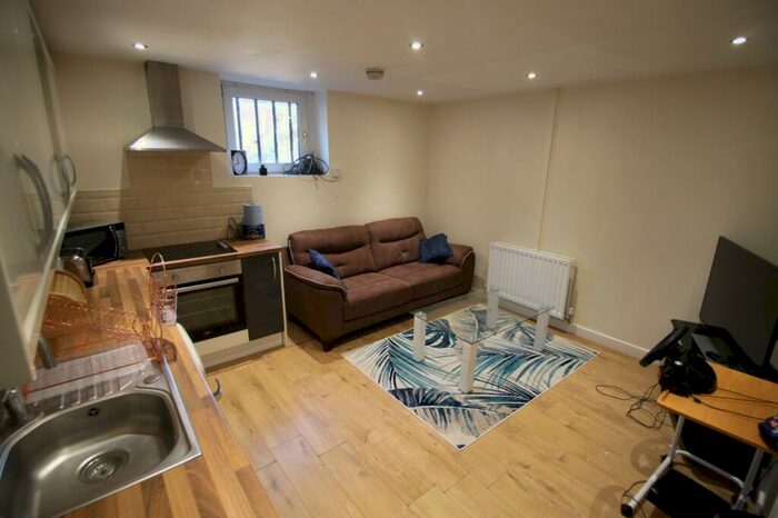 1 Bedroom Apartment To Rent In Edgerton Road, Huddersfield, West Yorkshire, HD3