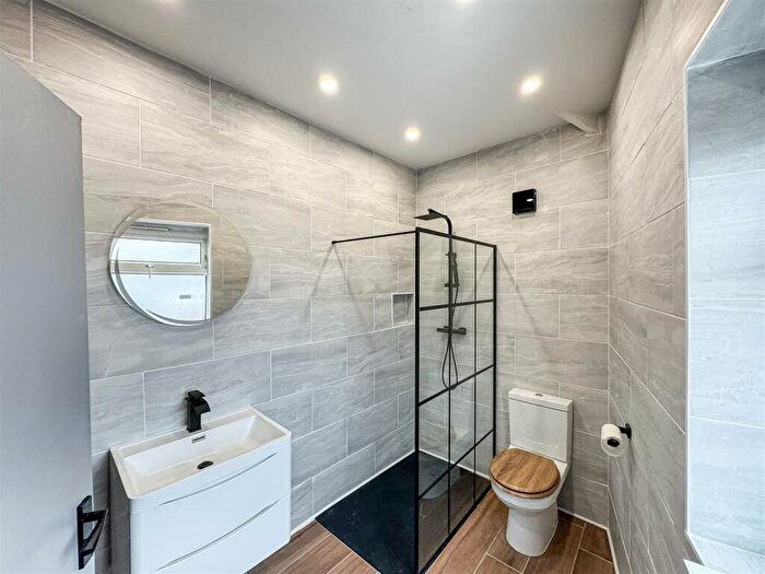 3 Bedroom End Of Terrace House For Sale In Barwell Road, Birmingham, B9