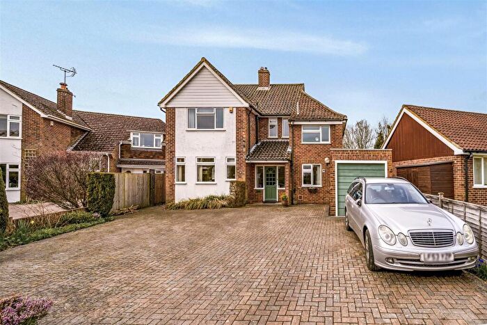 4 Bedroom Detached House For Sale In Beverley Gardens, Wargrave, Reading, Berkshire, RG10