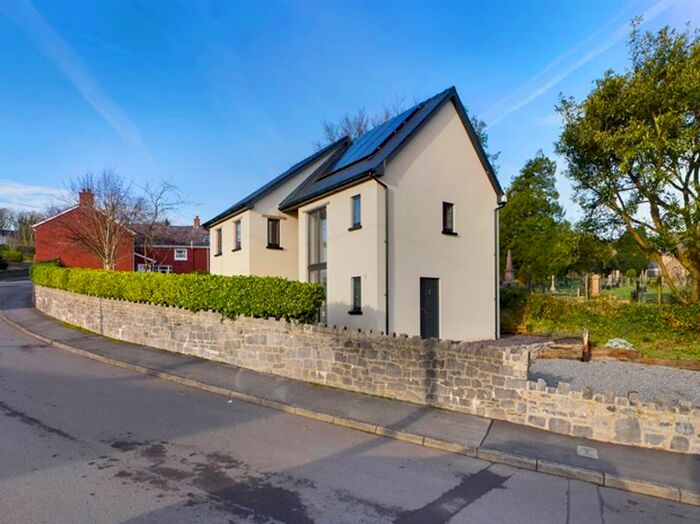 4 Bedroom Detached House For Sale In Llandyfaelog, Kidwelly, SA17