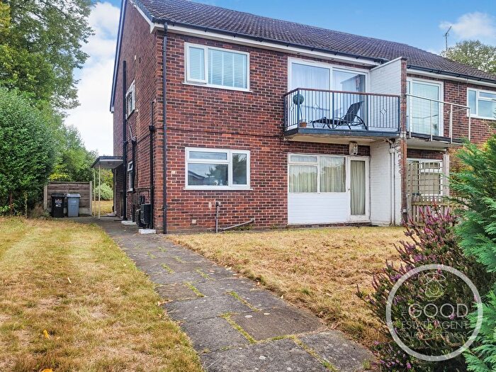 2 Bedroom Flat For Sale In Redesmere Drive, Alderley Edge, SK9