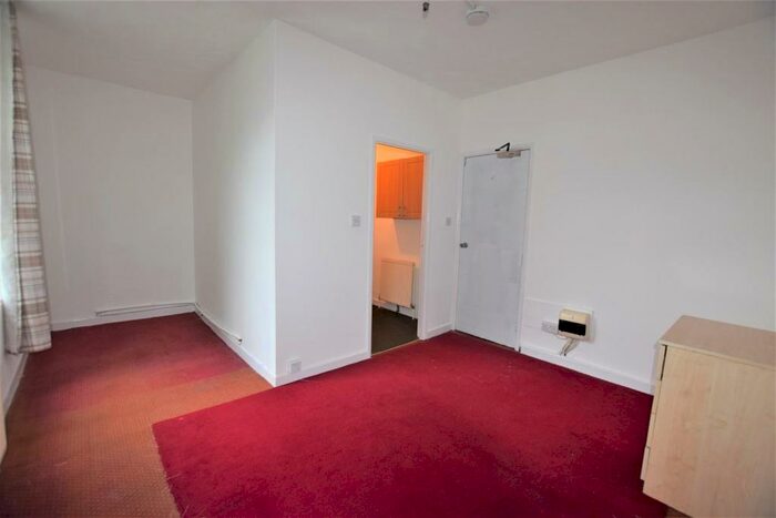 Apartment To Rent In Clarendon Road, Manchester, M16