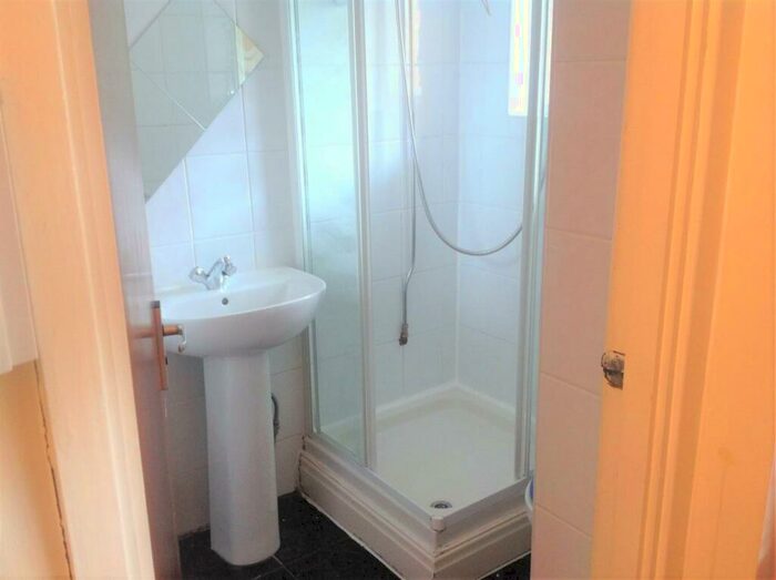 1 Bedroom Flat To Rent In Minster Court, Liverpool, L7