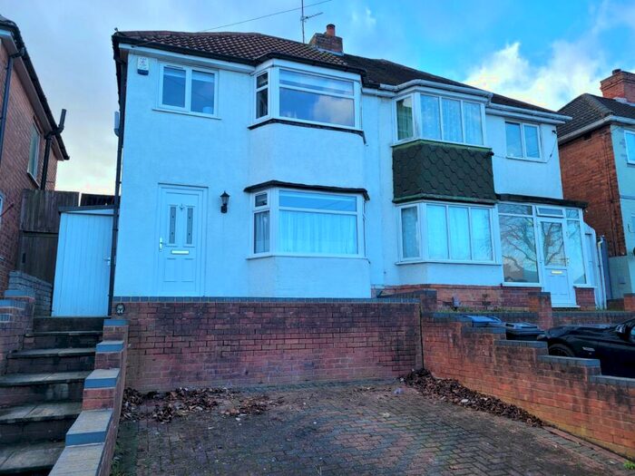 3 Bedroom Semi-Detached House To Rent In Fowlmere Road, Great Barr, Birmingham, West Midlands, B42