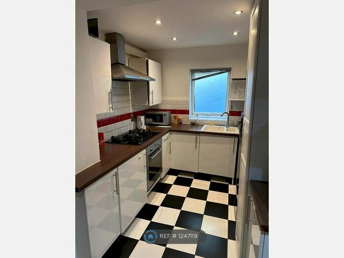2 Bedroom Flat To Rent In Queen's Gate, London, SW7