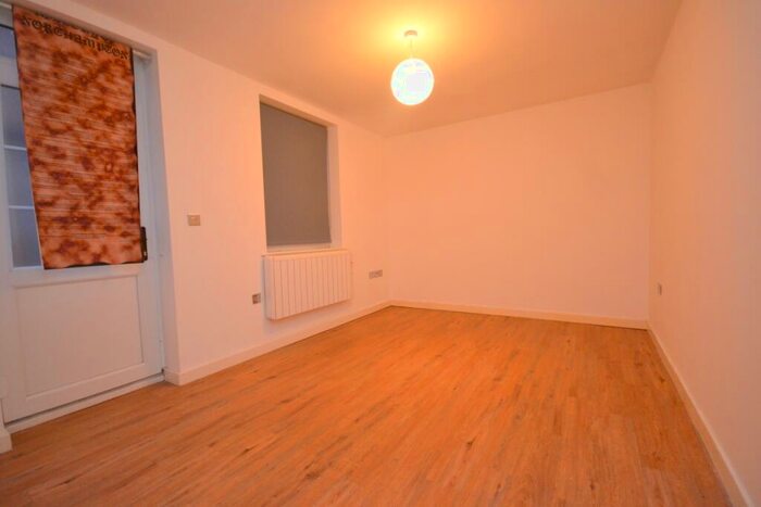 2 Bedroom Flat To Rent In Dunster House, - Dunster Street, Northampton, NN1