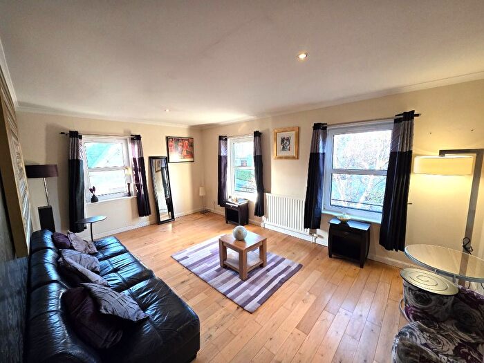 3 Bedroom Flat To Rent In King's Gate, West End, Aberdeen, AB15