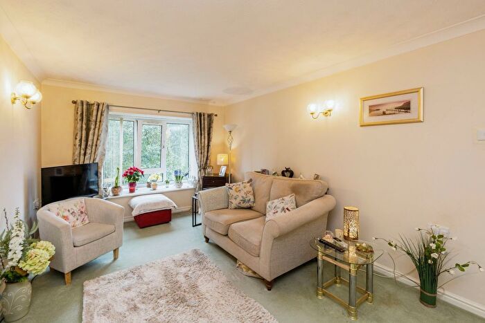 1 Bedroom Flat For Sale In Dingleway, Appleton, Warrington, Cheshire, WA4