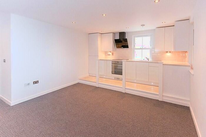 1 Bedroom Flat To Rent In Western Gardens, Brentwood, CM14
