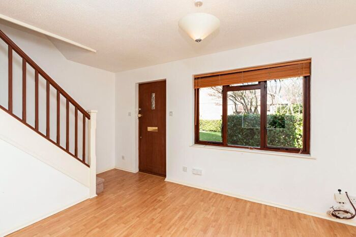 1 Bedroom Maisonette To Rent In Dorchester Court, Oriental Road, GU22