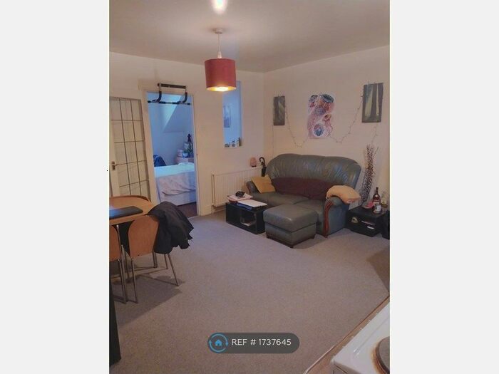 1 Bedroom Flat To Rent In Roundhay Road, Leeds, LS8