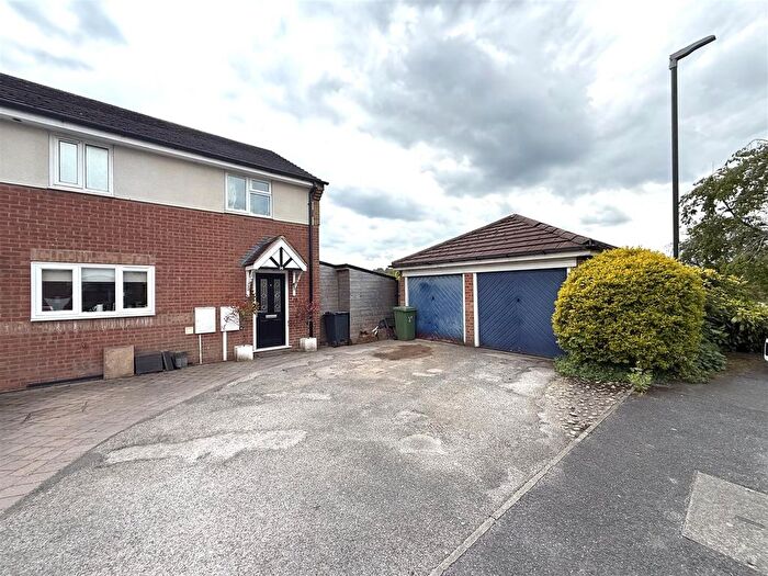 3 Bedroom End Of Terrace House For Sale In Pytchley Close, Belper, DE56