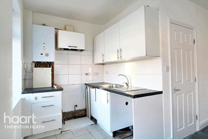 2 Bedroom Flat For Sale In Melfort Road, Thornton Heath, CR7