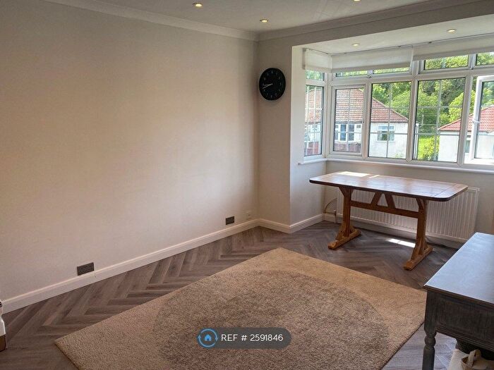 2 Bedroom Maisonette To Rent In Gomshall Gardens, Kenley, CR8