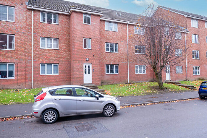 2 Bedroom Flat For Sale In Tullis Street, Bridgeton, Glasgow, G40