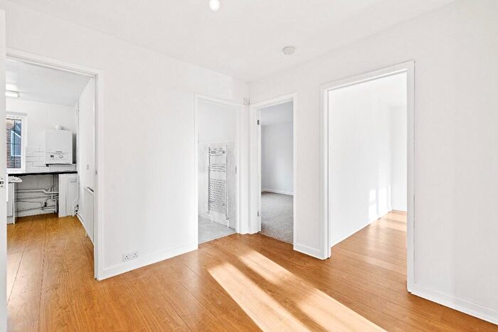 2 Bedroom Flat To Rent In King George Vi Mansions, Court Farm Road, Hove, East Sussex, BN3