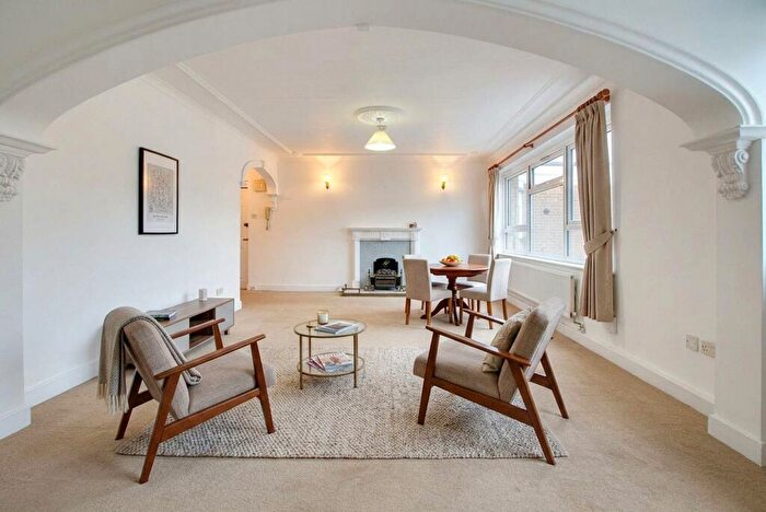 2 Bedroom Apartment For Sale In London Road, Leicester, LE2