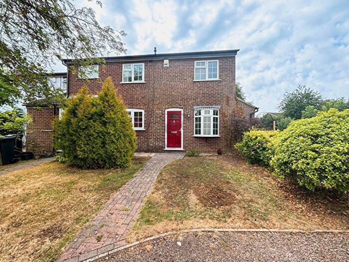 3 Bedroom End Of Terrace House To Rent In Burton Close, Oadby, Leicester, LE2