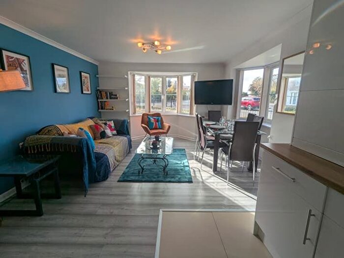 2 Bedroom Flat To Rent In Brinklow Road, Coventry, CV3