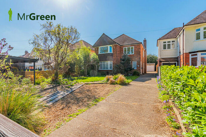 2 Bedroom Apartment To Rent In Carbery Avenue, Bournemouth, BH6