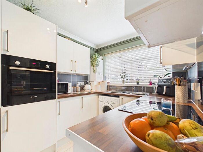 1 Bedroom Flat For Sale In Compton Road, Colchester, CO4