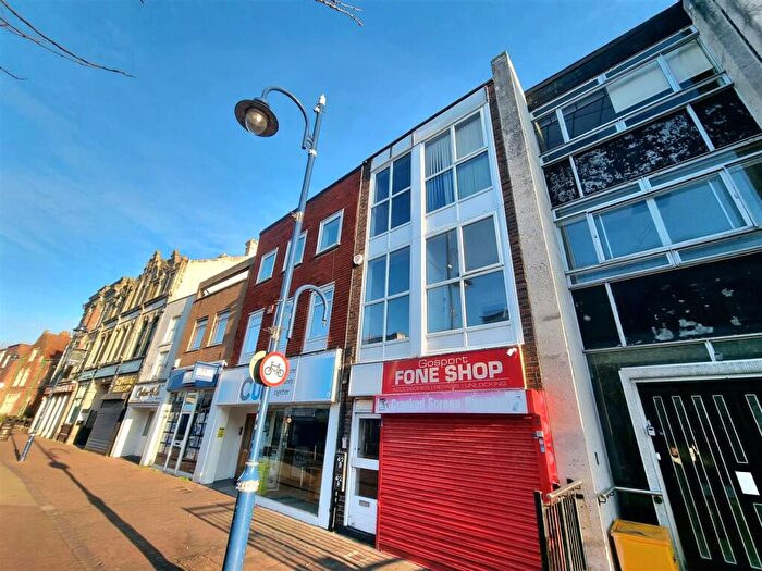 2 Bedroom Flat To Rent In High Street, Gosport, PO12