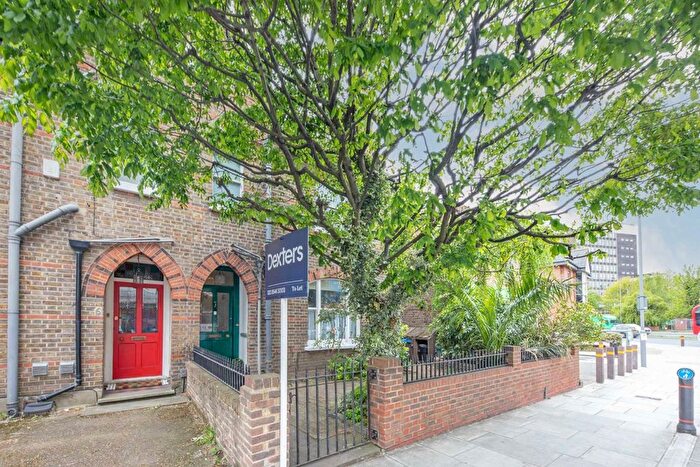 3 Bedroom Semi-Detached House To Rent In Wheatfield Way, Kingston Upon Thames, KT1