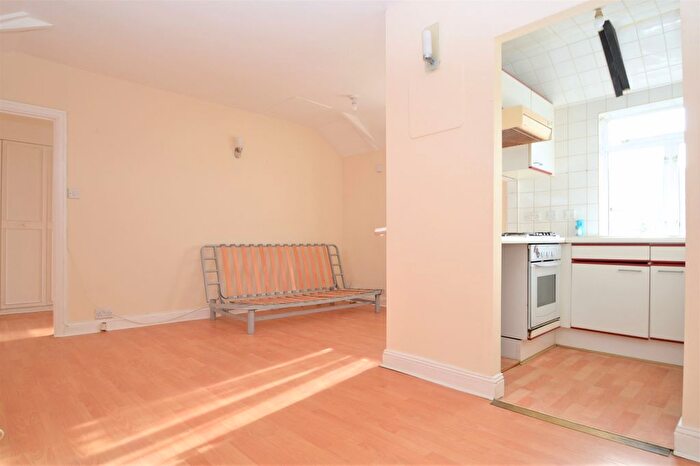 1 Bedroom Maisonette To Rent In Tolworth Park Road, Surbiton, KT6