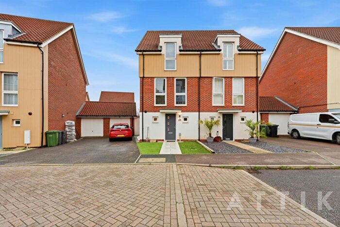 4 Bedroom Town House For Sale In Peacock Grove, Costessey, Norwich, NR8