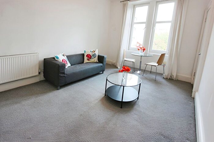 2 Bedroom Flat To Rent In Abbey Street, Edinburgh, EH7