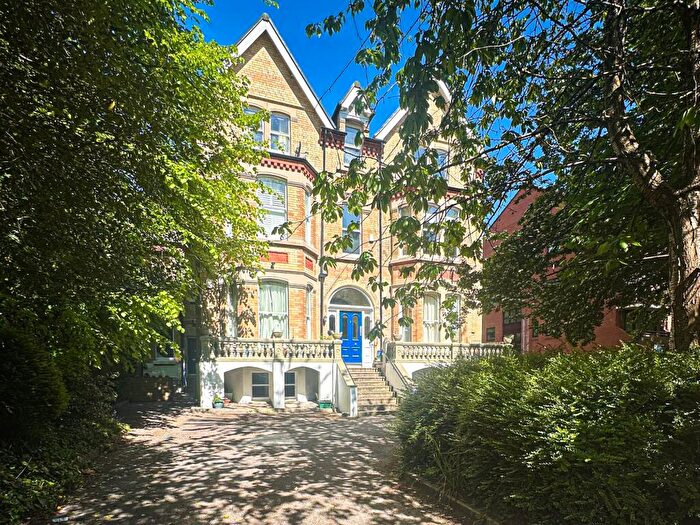 2 Bedroom Flat For Sale In Linnet Lane, Liverpool, L17