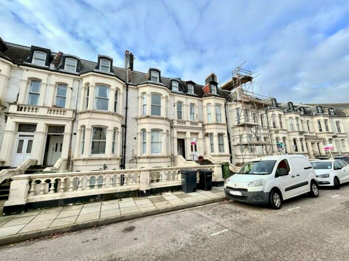 1 Bedroom Apartment To Rent In Alhambra Road, Southsea, PO4